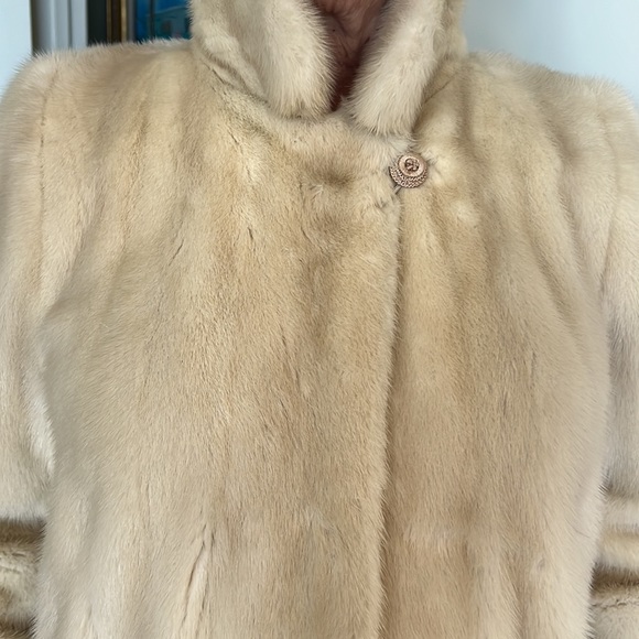 Tourmaline Mink Coat Notch Collar Coat - Picture 6 of 10